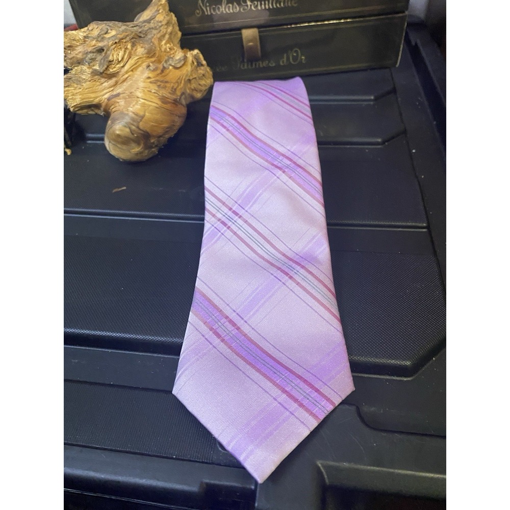 Calvin Klein Tie W/Multicolored Stripes 100% Silk‎ Men's Necktie 58"